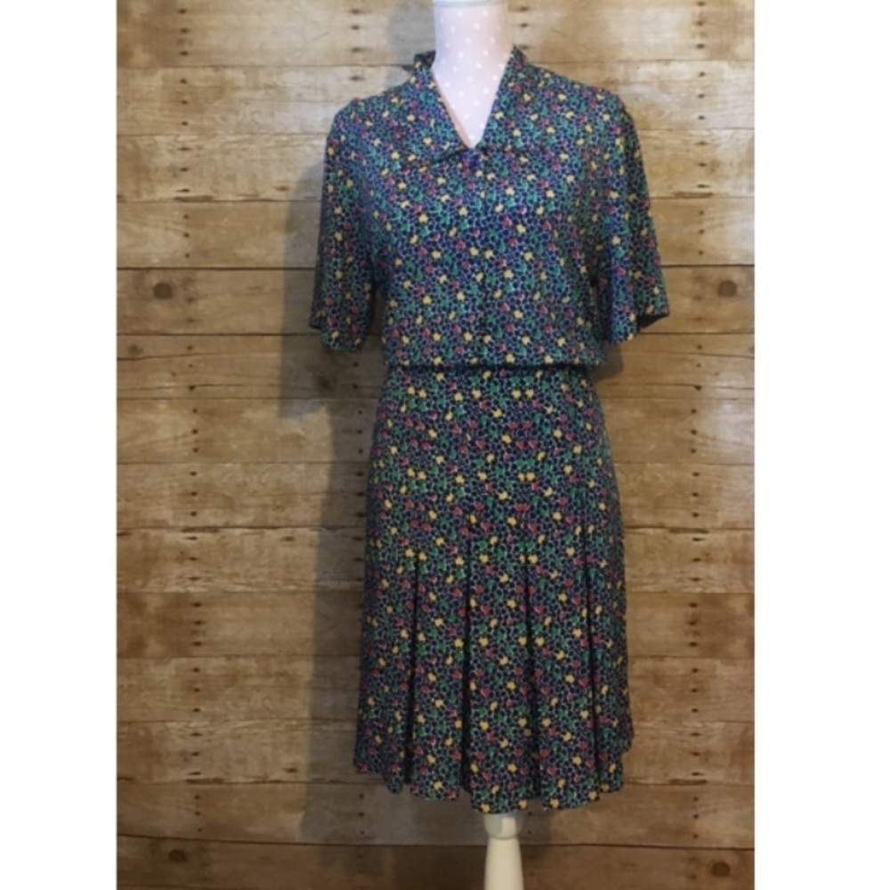 Vintage pleated dress